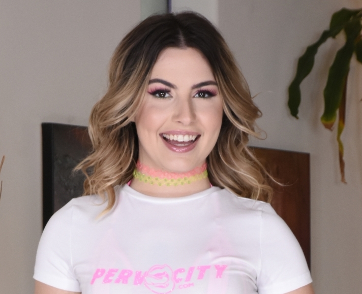 shared accummodation chanel camryn - chubby wife anal italian milf