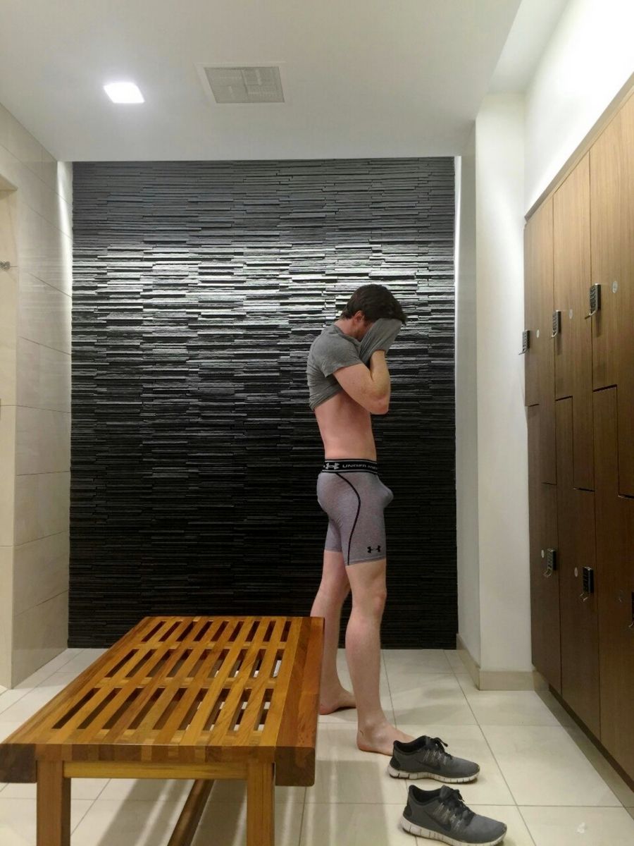 amran goldy recommends spying in locker room pic