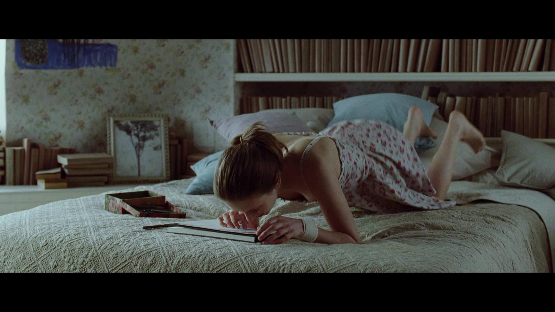 taissa farmiga nude - ebony family strokes catchinggolddiggers full videos