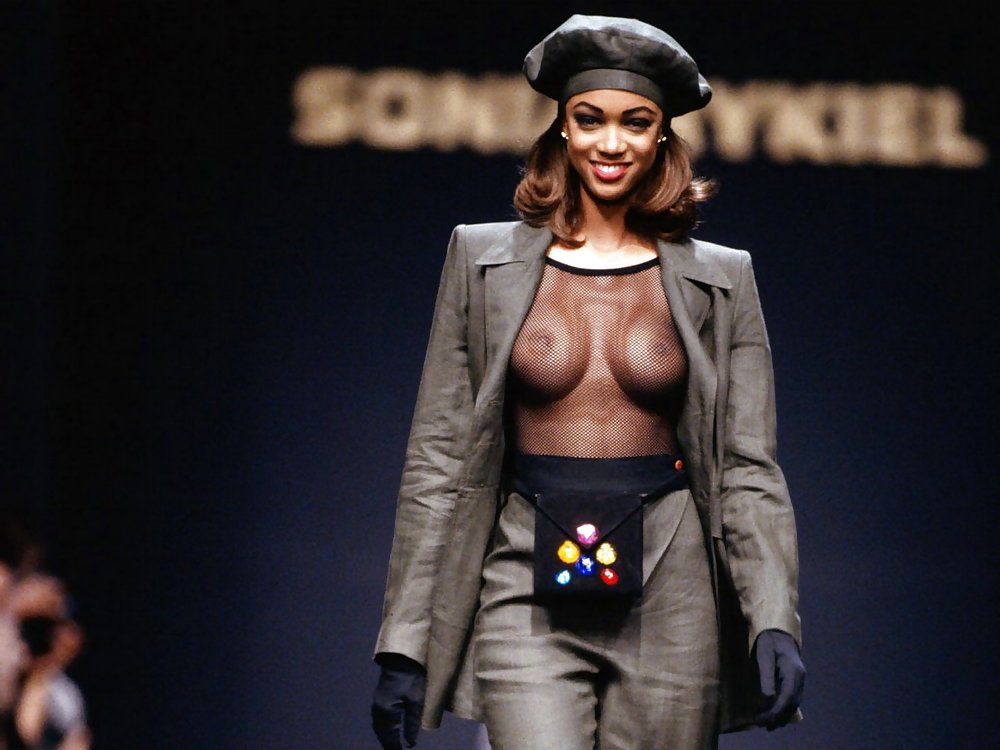 tyra banks nuda - missionary frottage juliett russo